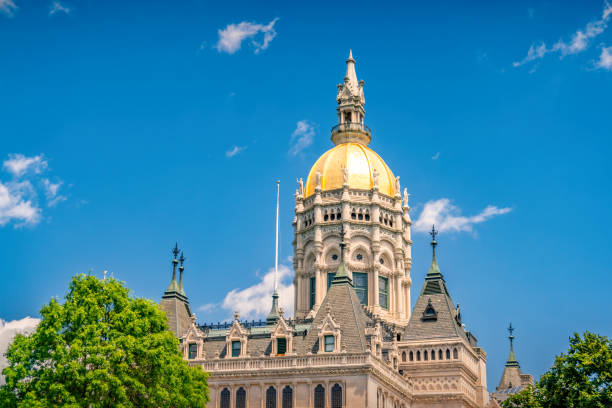 Connecticut State Capitol Hartford The Connecticut State Capitol in Hartford, Connecticut, USA on a sunny day. american hartford gold usa stock pictures, royalty-free photos & images