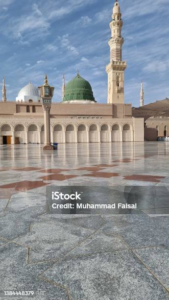 Masjid Al Nabawi Prophets Mosque Medina Saudi Arabia March 2022 Stock Photo - Download Image Now