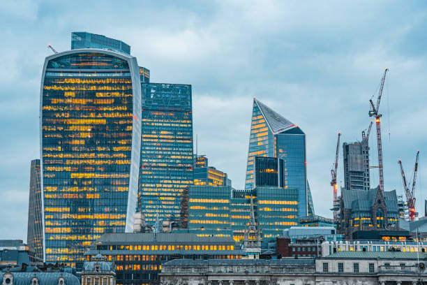 istock Night view of thames river in london 1384613650