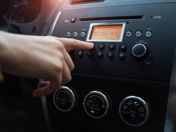 operate the vehicle console - car stereo imagens e fotografias de stock