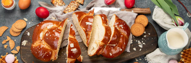 istock Easter sweet bread, tsoureki cozonac sliced. 1384703362