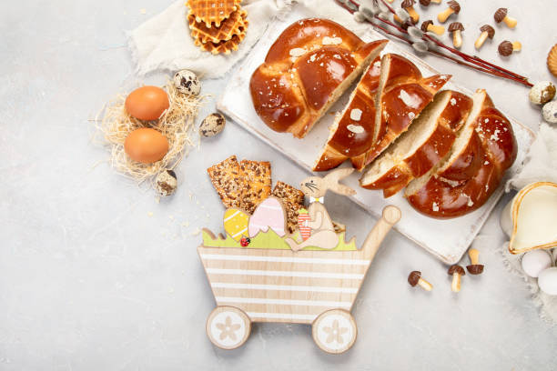 istock Easter sweet bread, tsoureki cozonac sliced. 1384703364