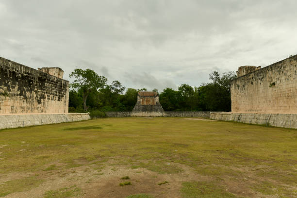 istock Grand Ball Court - Chichen Itza 1384705587