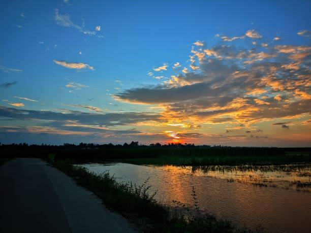 istock Beauty of sunset 1384743211