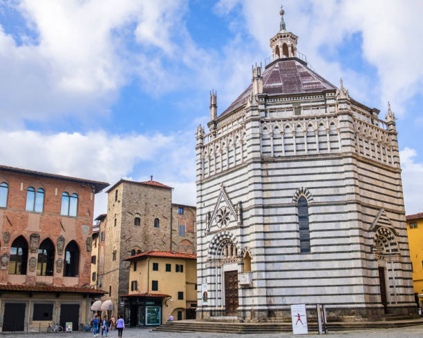 pistoia, battistero della cattedrale (toscana, italia) - provincia di pistoia foto e immagini stock