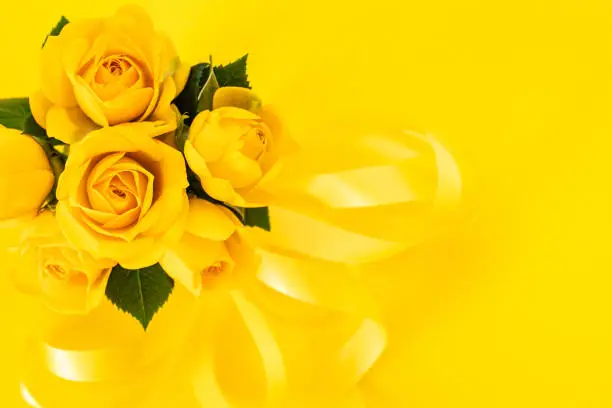 Photo of A bouquet of yellow roses. Present for Father's Day.