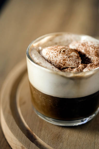 mocha - latté cafe macchiato glass cappuccino zdjęcia i obrazy z banku zdjęć