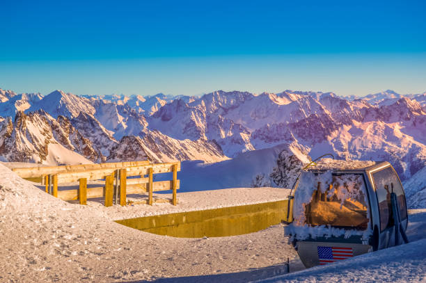 mount or mt titlis in swiss switzerland near engelberg - canton obwalden imagens e fotografias de stock