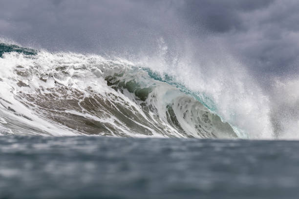 istock Big Wave, New Zealand 1384942966