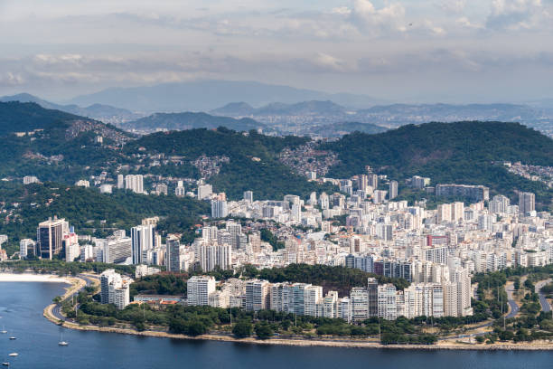 보타포고와 플라멩고 코브와 해변의 건물, 보트 및 풍경의 항공 이미지. 브라질 리우데자네이루시의 대명함 - flamengo 뉴스 사진 이미지