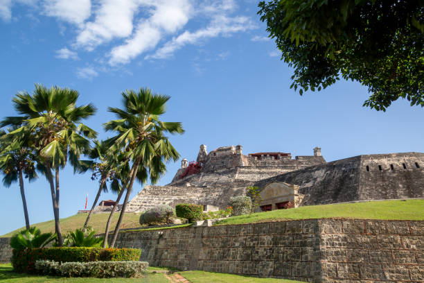 castillo de san felipe de barajas en cartagena, colombia - castillo de san felipe de barajas fotografías e imágenes de stock