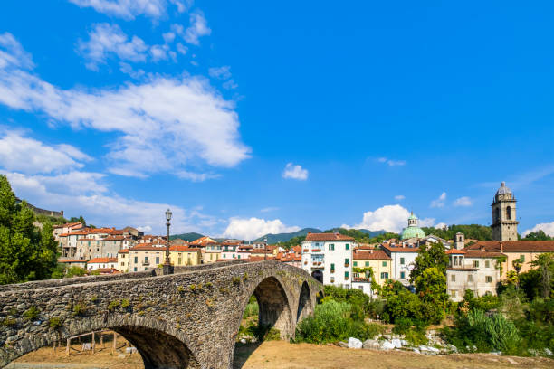 istock Pontremoli, Ponte della Cresa (Tuscany, Italy) 1385115747