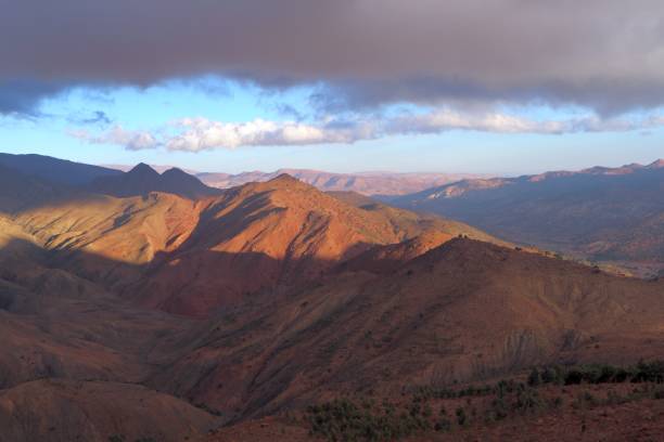 morocco, traveling, autumn, fall, roadtrip, landscape, mountain, desert, sky, nature, mountains, rock, travel, view, cloud, valley, sunset, clouds, scenic, canyon, sand, red, volcano, stone, park, sunrise, hill, rocks, dry, tourism marruecos, viajar, otoño, otoño, roadtrip, paisaje, montaña, desierto, cielo, naturaleza, montañas, roca, viajar, vista, nube, valle, puesta de sol, nubes, pintoresco, cañón, arena, rojo, volcán, piedra, parque, amanecer, colina, rocas, seco, turism