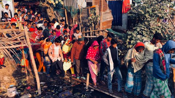 There are many slum districts in Dhaka city, every morning, millions of residents go to downtown to work from the place they live.