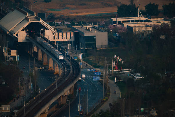 istock Crowded modern urban traffic in the morning 1385373412