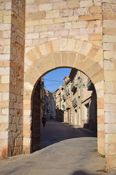 istock Montblanc Medieval Wall Gate Tarragona Spain 1385403788