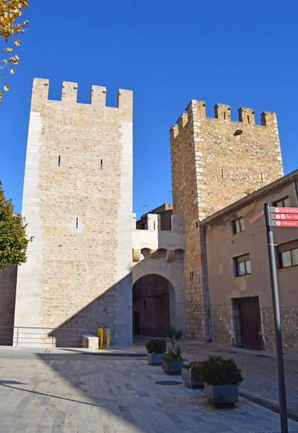istock Montblanc Medieval Tower Tarragona Spain 1385403863