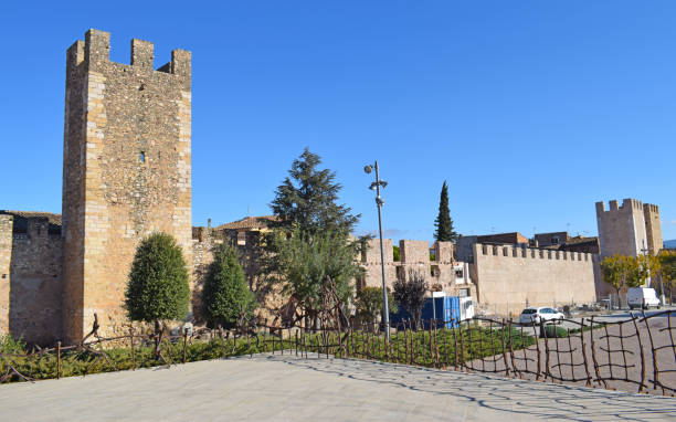 istock Montblanc Medieval Tower Tarragona Spain 1385403945