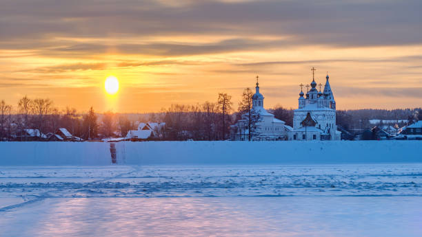 istock Ancient orthodox church in Veliky Ustyug at sunset. 1385409162