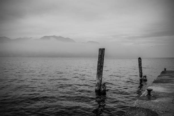 istock Winter Lake Garda at Castelletto 1385440771