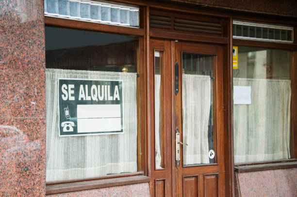 istock Commercial space for rent in Spain 1385446556