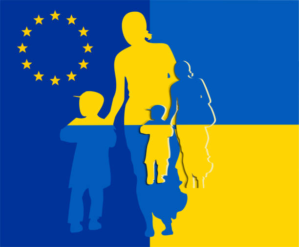 아이를 가진 어머니의 실루엣을 잘라, 전쟁을 탈출 난민. 유럽 연합과 우크라이나 어 플래그의 플래그. 난민 환영 개념. - european union flag illustrations stock illustrations