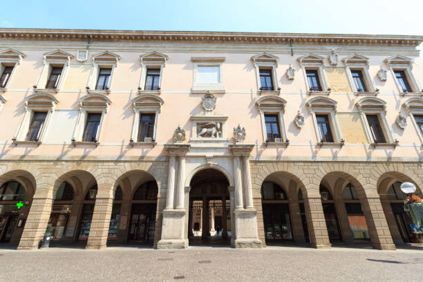 palazzo del bo dell'università di padova, italia - padova italy foto e immagini stock