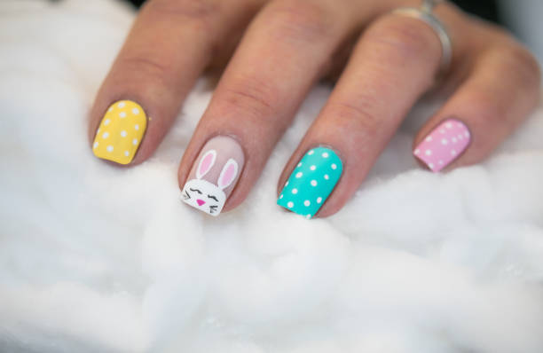 primavera pasqua nail art design - nail salon fingernail manicure design foto e immagini stock