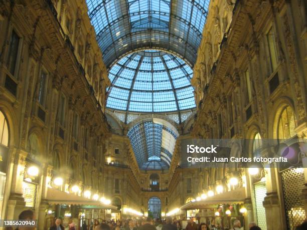 Galleria Vittorio Emanuele Ii Milán Italia Stock Photo - Download Image Now - Glass - Material, Rooftop, Antique