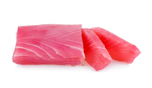 bistecche di tonno crudo su sfondo bianco - tuna seared tuna steak prepared ahi foto e immagini stock