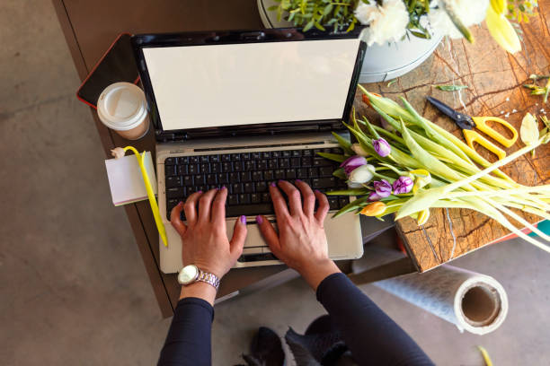 istock Online flower shop. 1385688531