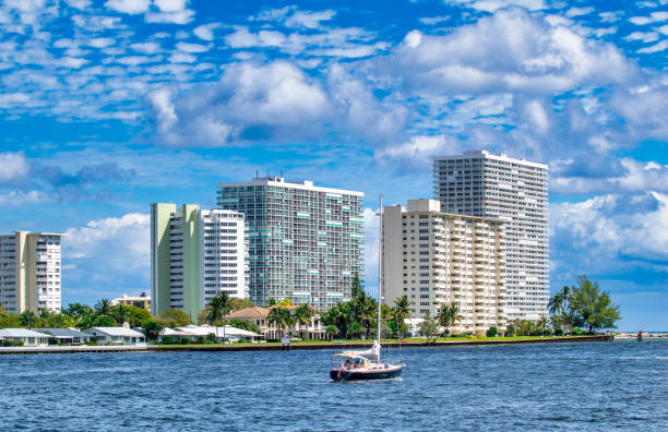 sailing boat in fort lauderdale, florida. - broward county imagens e fotografias de stock