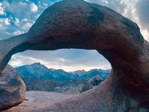 istock MOBIUS ARCH ALABAMA HILLS 1385754860