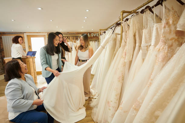 istock wedding dress shopping 1385767328