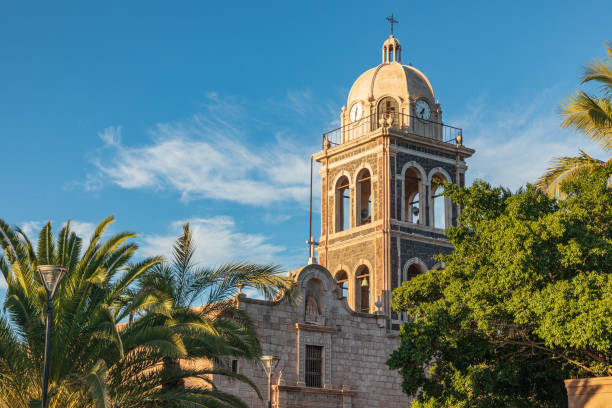 campanario en la iglesia de loreto missioin. - religion christianity bell tower catholicism fotografías e imágenes de stock