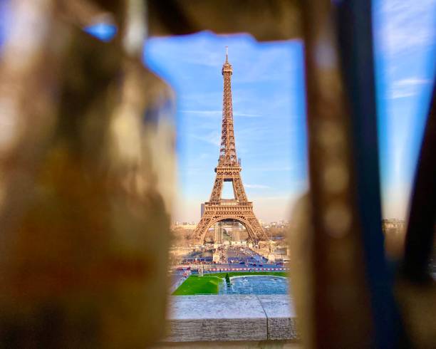istock France - Paris - Tour Eiffel 1385799474