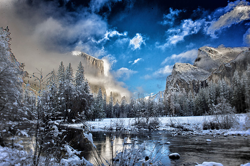 Mountains and river in Yosemite