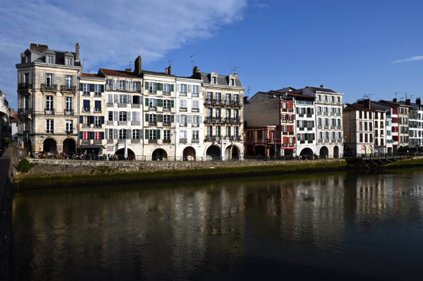 istock Quai Galuperie 1385945134
