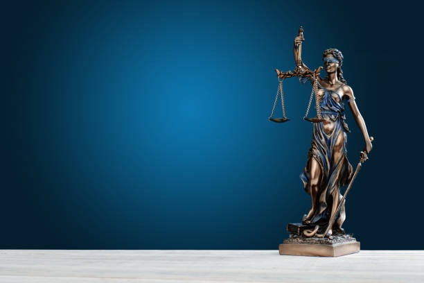 themis statue justice scales law lawyer business concept - justiça personagem fictícia imagens e fotografias de stock