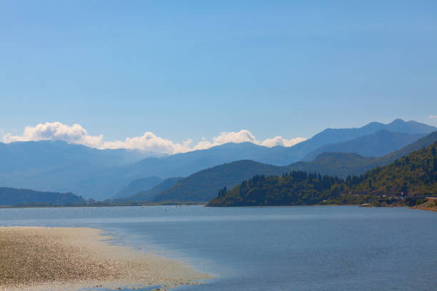 blue mountains and lake landscape - lake mountain range mountain deep imagens e fotografias de stock