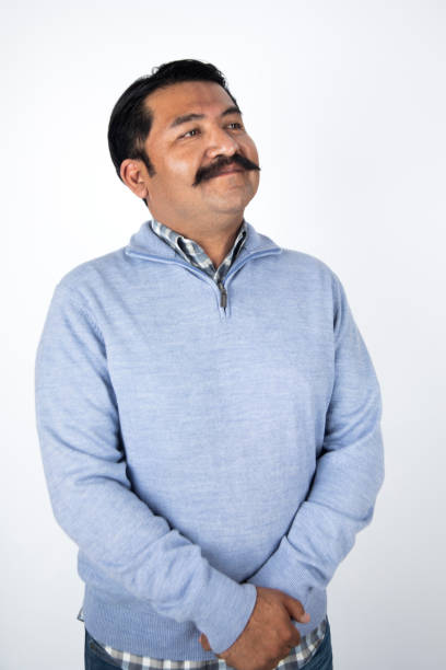 istock Retrato de hombre en estudio 1386050451