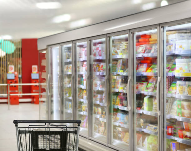 istock empty grocery cart in an empty supermarket 1386051370