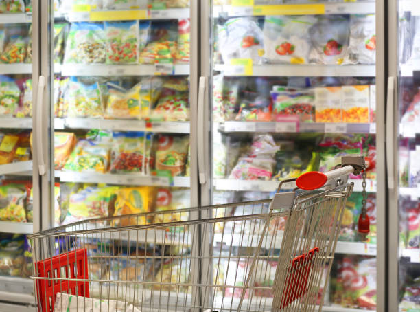 istock empty grocery cart in an empty supermarket 1386051939