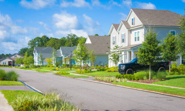 istock Springtime in a Florida Neighborhood 1386052653