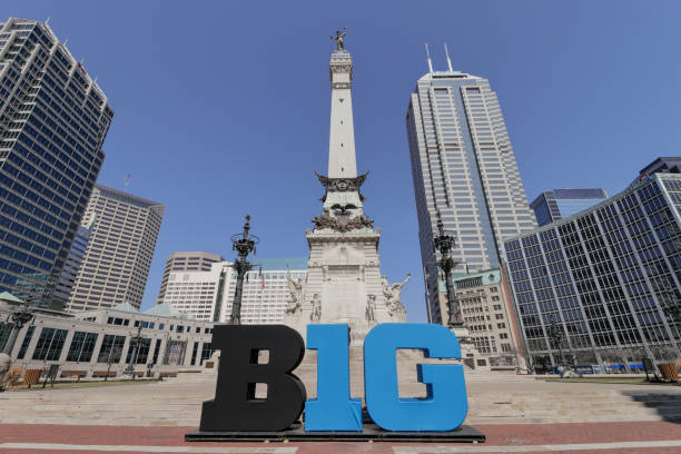 le logo de la big ten conference est également stylisé en big 10 ou b1g au centre-ville pour le tournoi de basket-ball de la ncaa. - national championship photos et images de collection