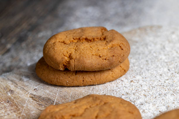istock several round light cookies after cooking 1386175526