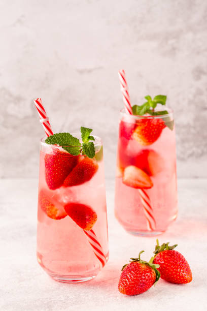 istock Fresh healthy iced strawberry lemonade with mint 1386241181