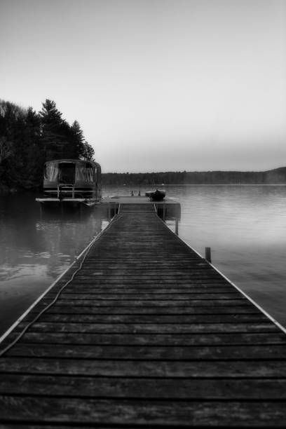 istock Cottage living pontoon boat 1386275028