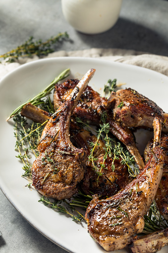 Homemade Roasted Lamb Chops with Thyme and Rosemary