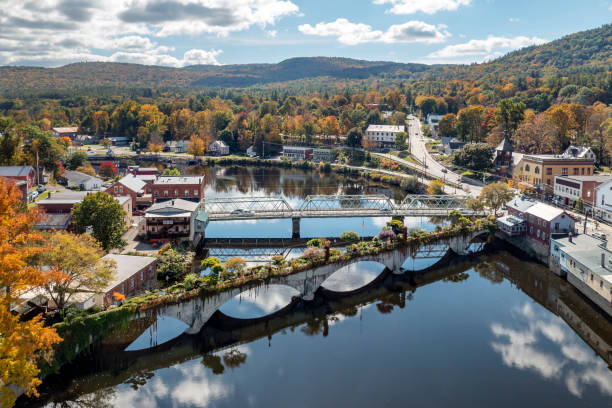 puente de las flores aéreo - mohawk river fotografías e imágenes de stock